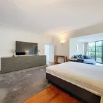 Maison de 650 m² avec 5 chambre(s) en location à Uccle - Ukkel