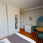 Rent 5 bedroom apartment in Paris