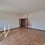 Affitto 3 camera appartamento di 154 m² in Brescia