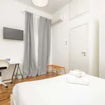 Rent 1 bedroom apartment of 45 m² in Milan