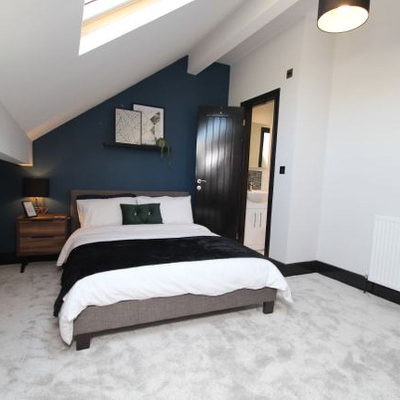 Room to rent in R5, East Park Road, Cross Green, Leeds LS9