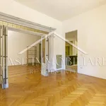 Affitto 5 camera appartamento di 181 m² in Rome