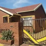 Rent 3 bedroom house of 55 m² in Soweto