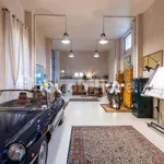 Rent 2 bedroom apartment of 160 m² in Florence