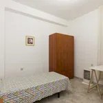 Rent a room of 130 m² in granada