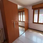 Rent 4 bedroom apartment of 60 m² in Adria