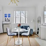 Rent 1 bedroom apartment of 280 m² in Paris