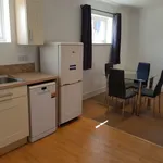 Rent 2 bedroom flat in Colchester