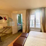 Appartement de 122 m² avec 3 chambre(s) en location à Paris