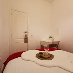 Rent a room in Madrid