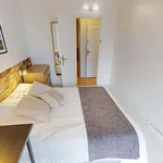 Rent a room of 83 m² in Nanterre