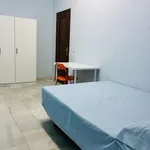 Rent 8 bedroom apartment in Seville