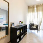 Rent a room in milan