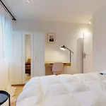 Louez une chambre de 233 m² à Clamart