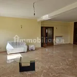 Rent 5 bedroom house of 350 m² in Rome