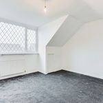 Rent 3 bedroom flat in Wakefield