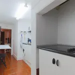 Rent 1 bedroom apartment in Lisbon