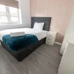 Rent 5 bedroom flat of 80 m² in Luton