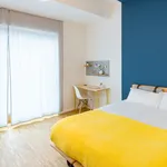 Miete 4 Schlafzimmer wohnung von 14 m² in Frankfurt