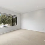 Rent 5 bedroom house in Caroline Springs