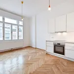 Miete 5 Schlafzimmer wohnung von 122 m² in Vienna