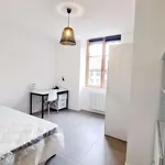 Appartement de 109 m² avec 5 chambre(s) en location à Saint-Étienne