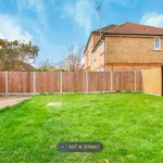 Rent 6 bedroom house in Borough of Runnymede