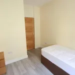 Rent 4 bedroom apartment in London