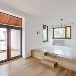 Pronajměte si 6 ložnic/e dům o rozloze 305 m² v Prague