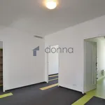 Pronajměte si 3 ložnic/e byt o rozloze 91 m² v Prague