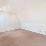 Rent 3 bedroom flat in South East England