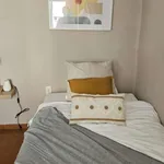 Rent a room of 90 m² in valencia