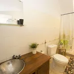 Rent a room of 180 m² in lisbon