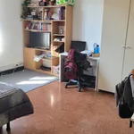 Rent 2 bedroom apartment of 75 m² in Genova