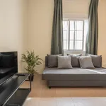 Rent 2 bedroom apartment of 581 m² in Málaga