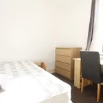 Rent 4 bedroom apartment in Reading