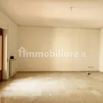 Affitto 5 camera appartamento di 190 m² in Catanzaro