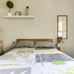 Rent 4 bedroom apartment in Barcelona