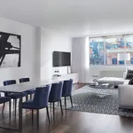 Rent 2 bedroom apartment of 90 m² in New York