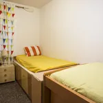 Rent 3 bedroom apartment in Barcelona