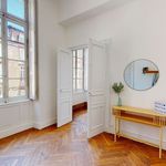 Rent a room of 215 m² in Toulouse