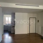 Affitto 5 camera appartamento di 167 m² in Bologna