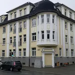 große 2 Zimmer Wohnung mit geräumigen Bad und EBK in Oelsnitz/ Vogtl.