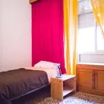 Rent a room of 85 m² in lisbon