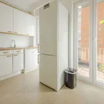 Rent a room of 200 m² in madrid