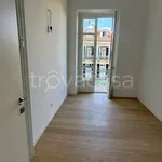 Affitto 5 camera appartamento di 134 m² in Torino