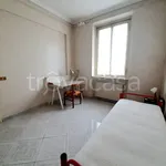 Rent 4 bedroom apartment of 105 m² in Genova