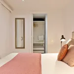 Rent 1 bedroom apartment of 50 m² in Barcelona