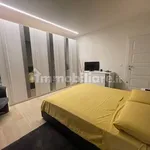 Rent 4 bedroom apartment of 90 m² in Modena