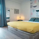 Rent a room of 107 m² in Barcelona